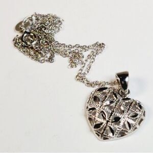 Sterling Silver Vintage Heart Pendant on Chain Necklace.